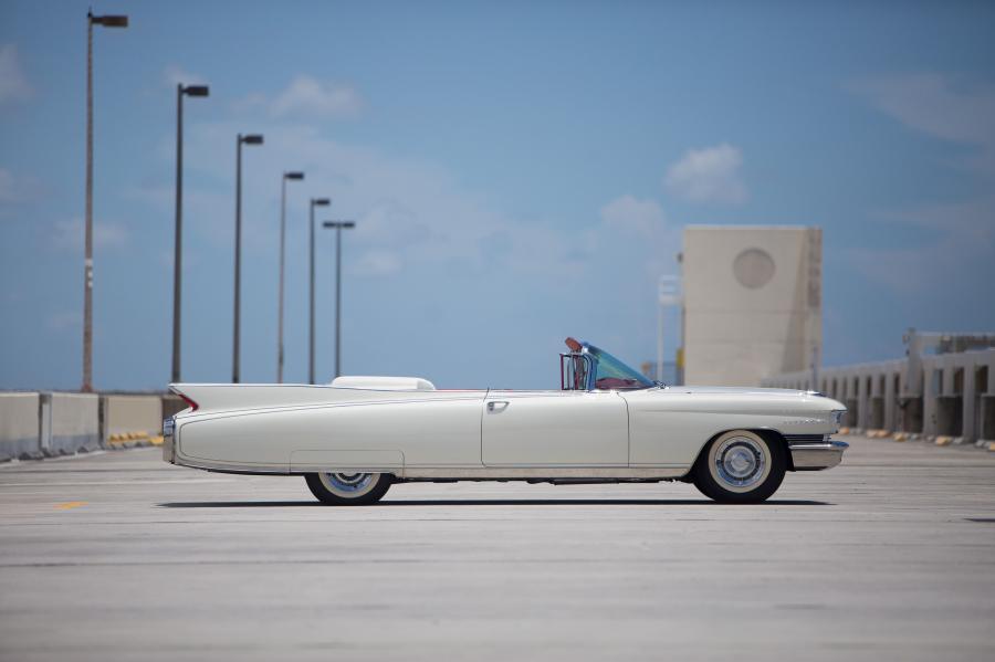  Cadillac Eldorado Biarritz Convertible 1960 года  (фото 4 из 49)